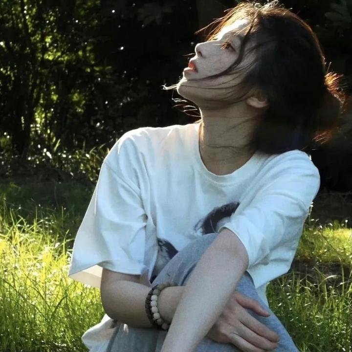 闪婚后，楚助理每天带薪恋爱